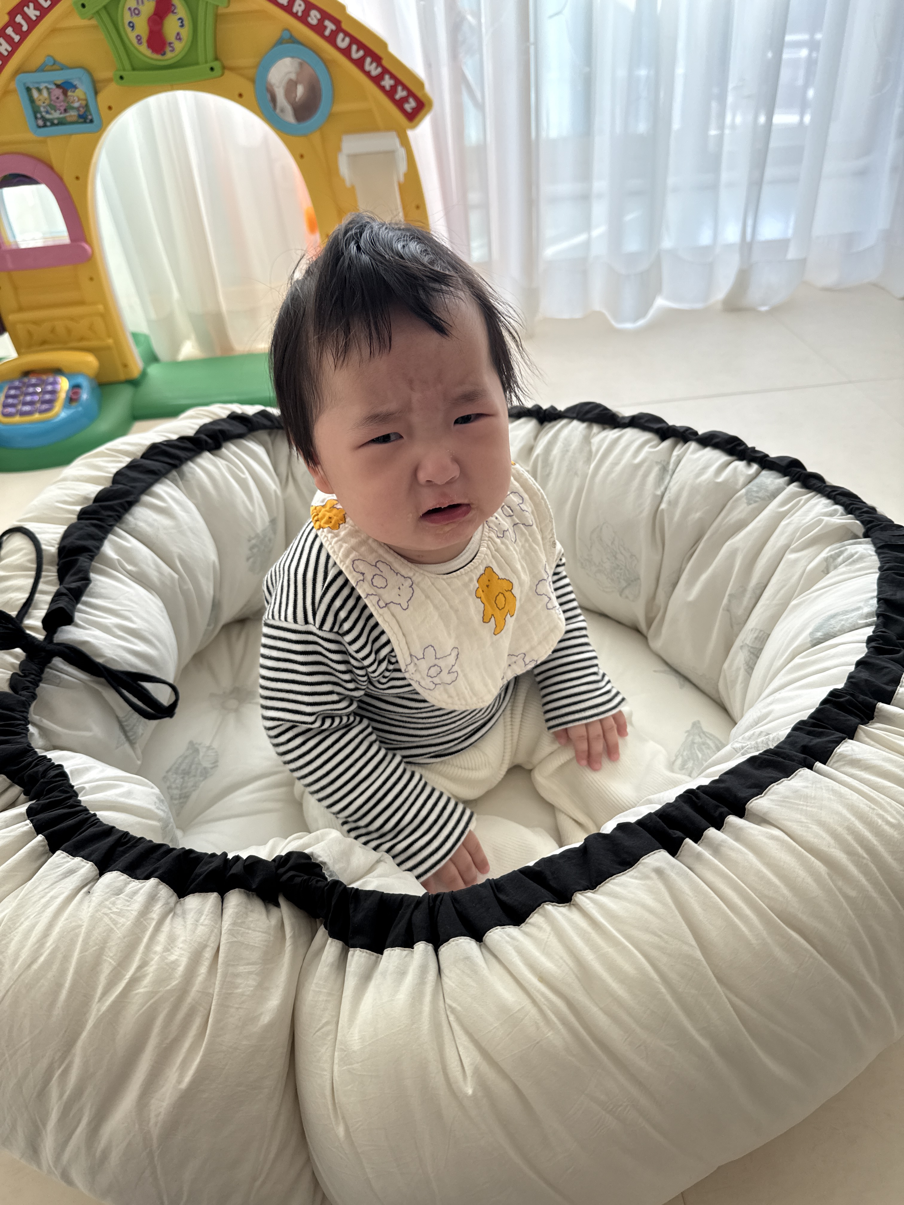 이유식을 먹는 해린이 두 번째 사진